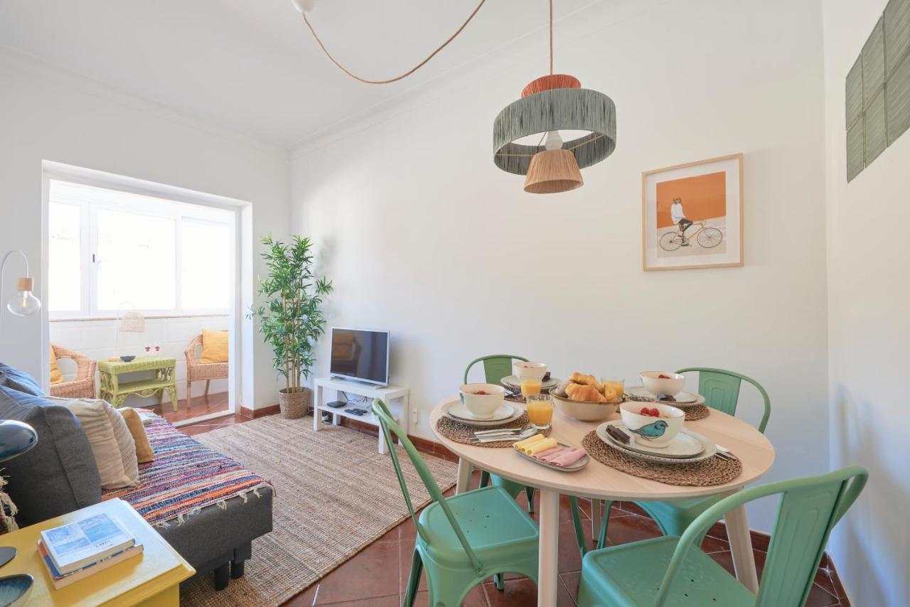 Central & Sunny 2Br Apt Near Beach, By Timecooler Setubal Exterior photo