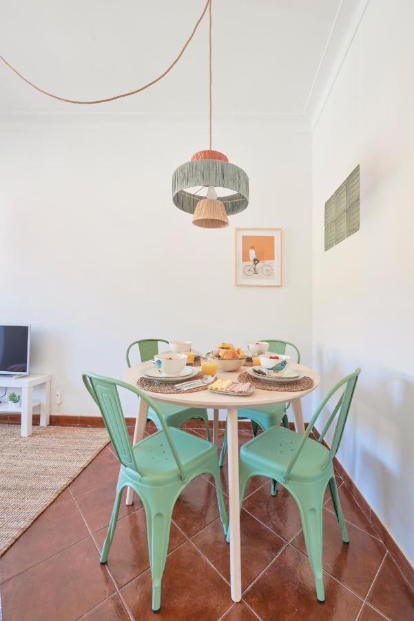 Central & Sunny 2Br Apt Near Beach, By Timecooler Setubal Exterior photo