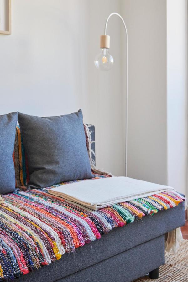 Central & Sunny 2Br Apt Near Beach, By Timecooler Setubal Exterior photo
